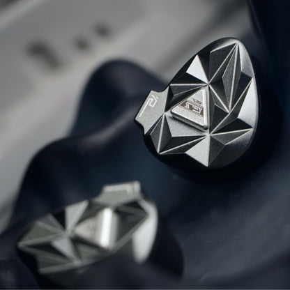 HE GuoJia 10mm Dual Dynamic Driver In-Ear Headphones, 4-Core Oxygen-Free Copper 0.78mm 2-Pin Interchangeable Cable Design