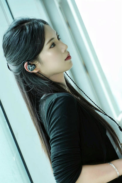 HE GuoJia 10mm Dual Dynamic Driver In-Ear Headphones, 4-Core Oxygen-Free Copper 0.78mm 2-Pin Interchangeable Cable Design